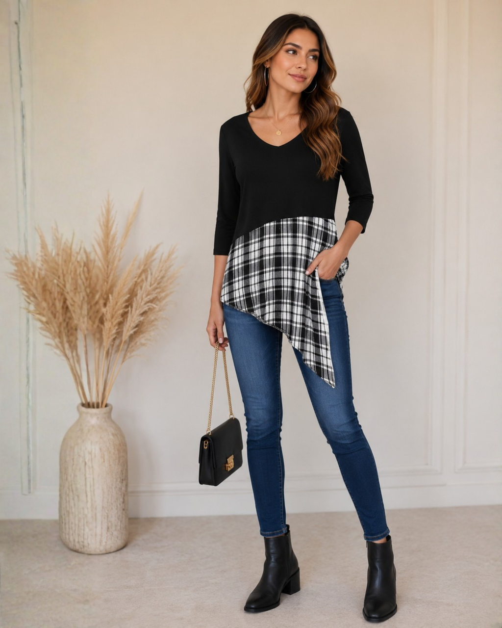 STRADIVARIUS - Black V-Neck Sweater with Plaid Asymmetrical Hem