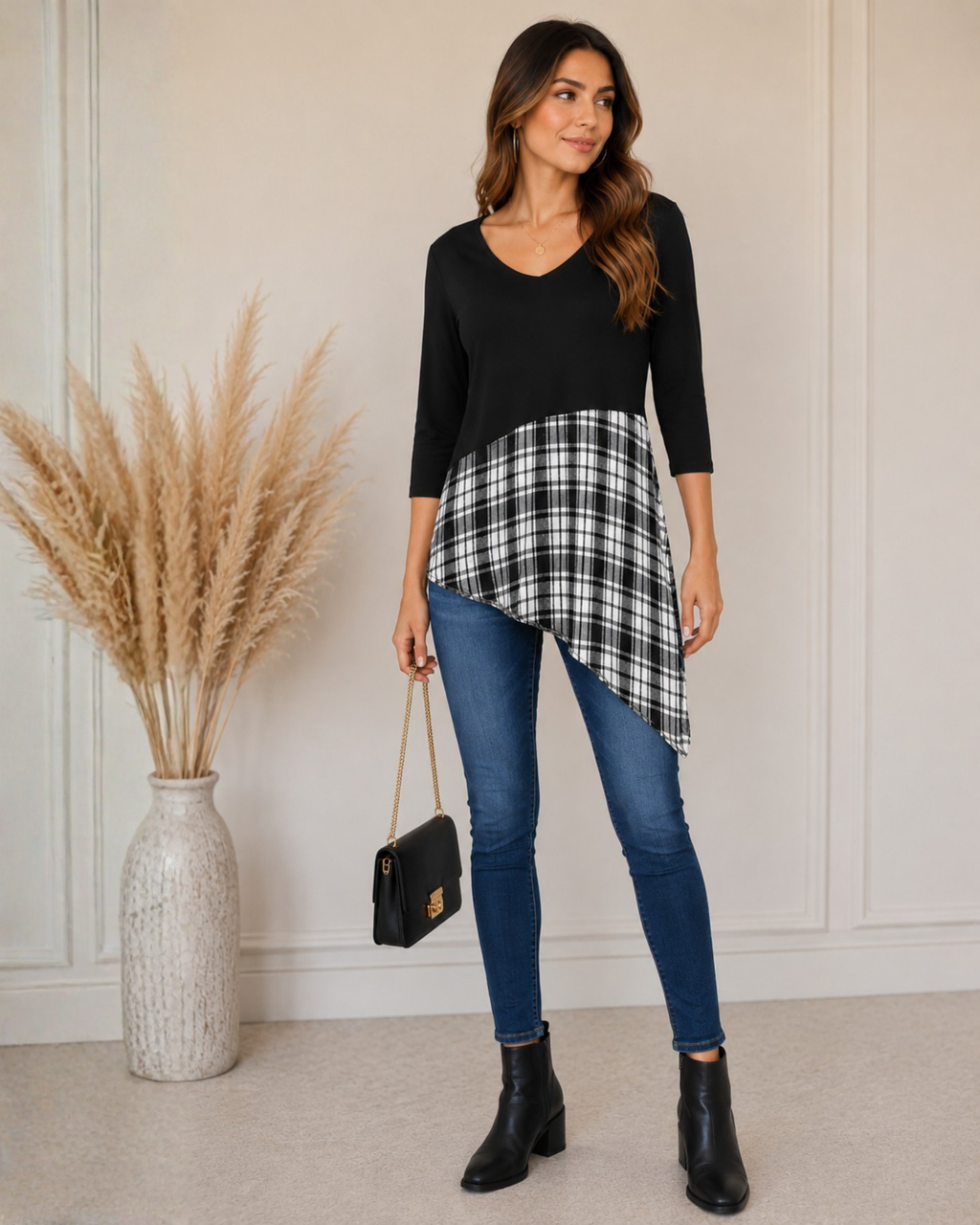 STRADIVARIUS - Black V-Neck Sweater with Plaid Asymmetrical Hem