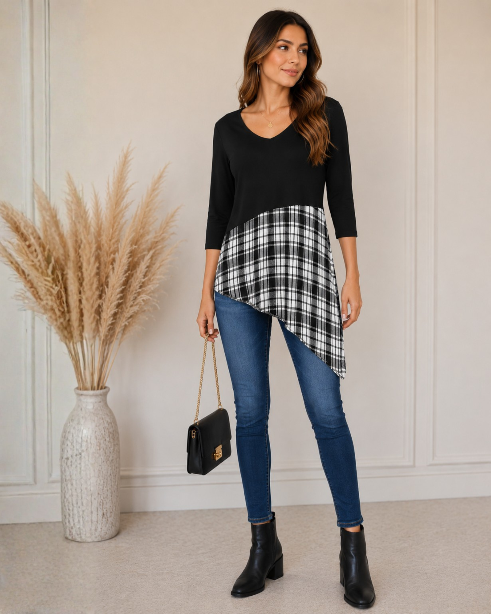 STRADIVARIUS - Black V-Neck Sweater with Plaid Asymmetrical Hem