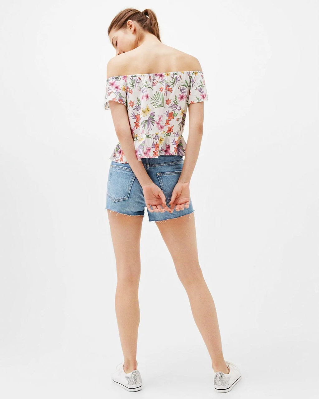 BERSHKA - Floral Off-the-Shoulder Peplum Top