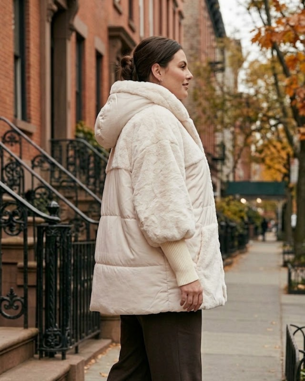 Women's Faux Fur & Quilted Puffer Hooded Jacket with Ribbed Knit Cuffs – Cream / Off-White