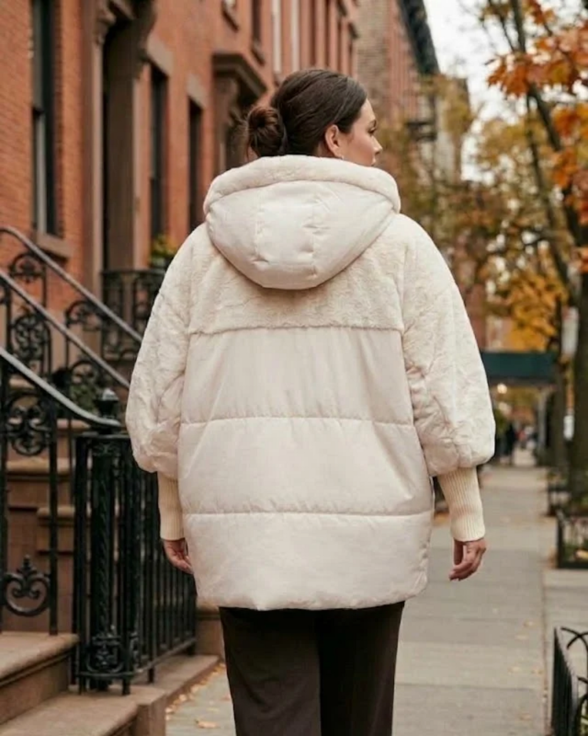Women's Faux Fur & Quilted Puffer Hooded Jacket with Ribbed Knit Cuffs – Cream / Off-White