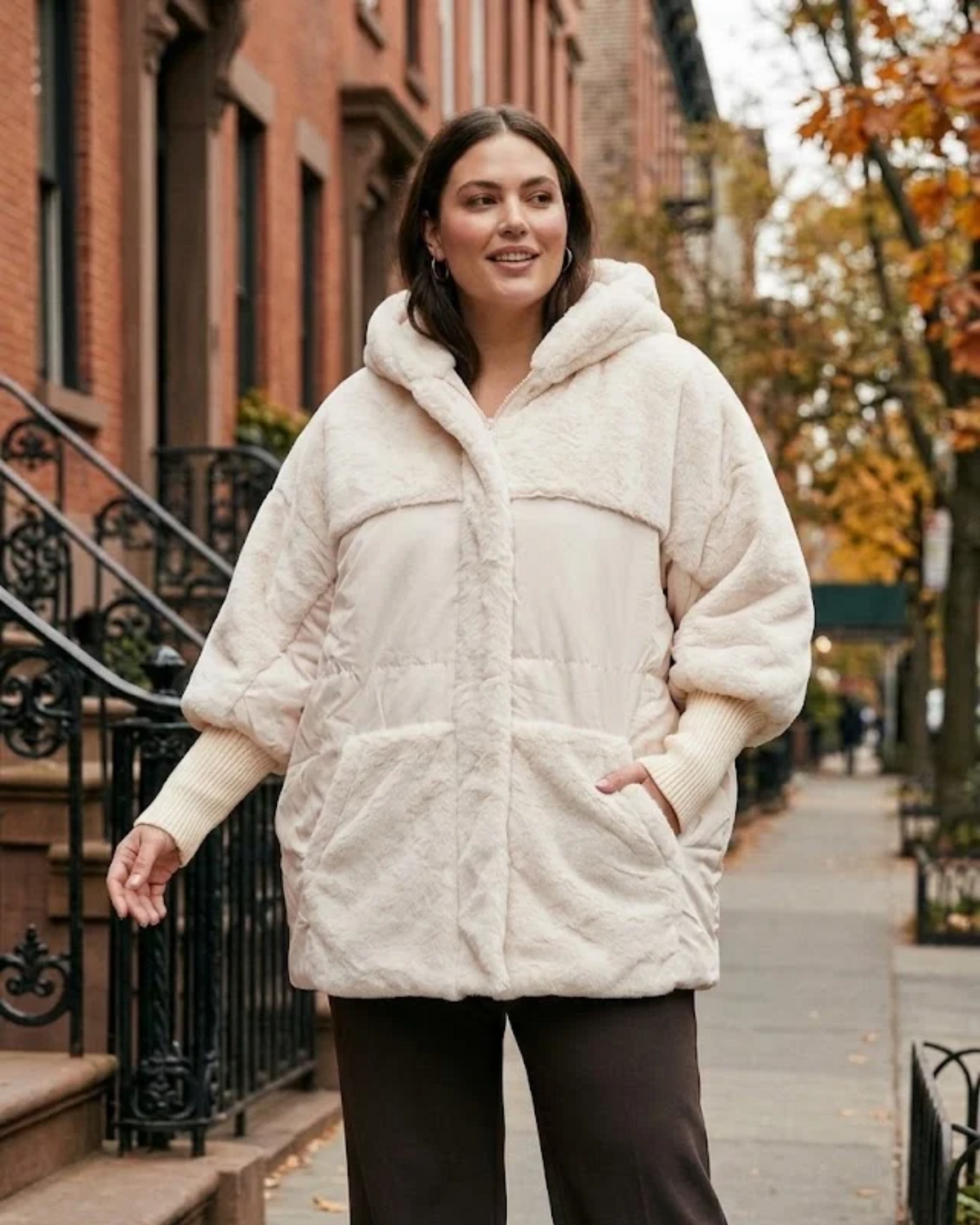 Women's Faux Fur & Quilted Puffer Hooded Jacket with Ribbed Knit Cuffs – Cream / Off-White