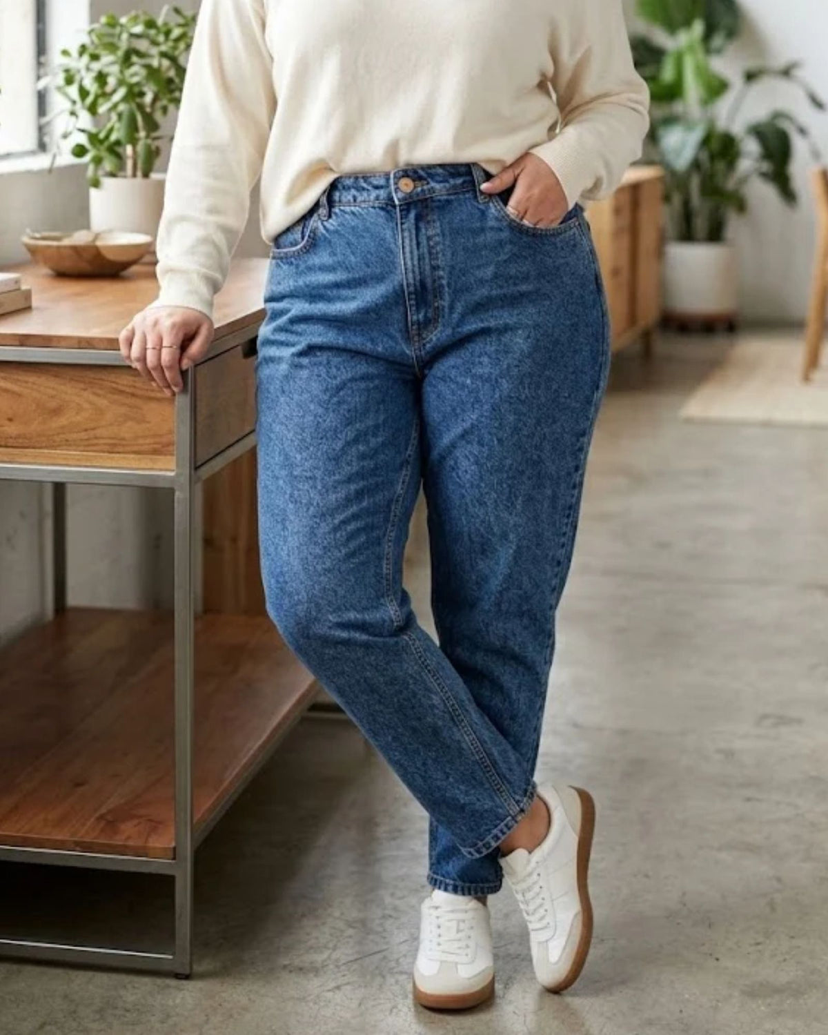 BERSHKA - Women's High-Waist Mom Fit Denim Jeans – Medium Blue Wash