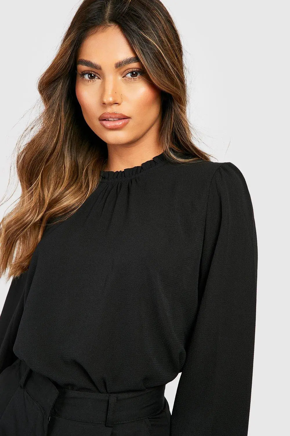 BOOHOO - Frill Neck Long Sleeve Woven Crepe Blouse