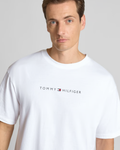 TOMMY HILFIGER - Relaxed fit T-shirt made of pure cotton in white